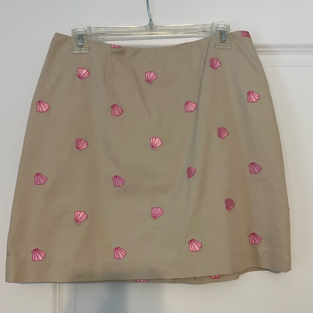Lilly Pulitzer EUC Size 4 Khaki Skirt with Pink Shells